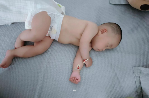 北京宝宝夏天要穿袜子吗